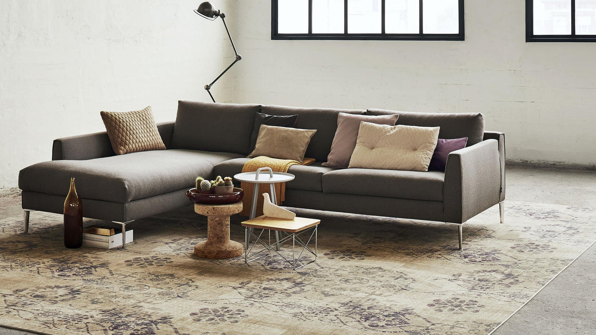 Royaal DESSO Vintage vloerkleed onder een zithoek