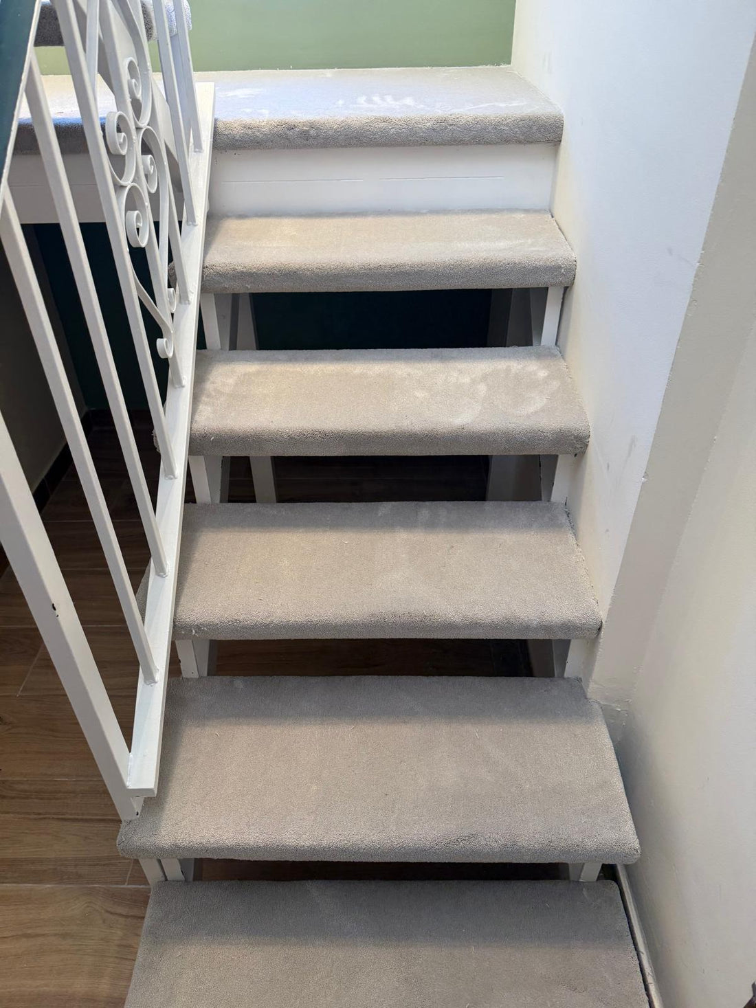 Trap bekleed met licht tapijt