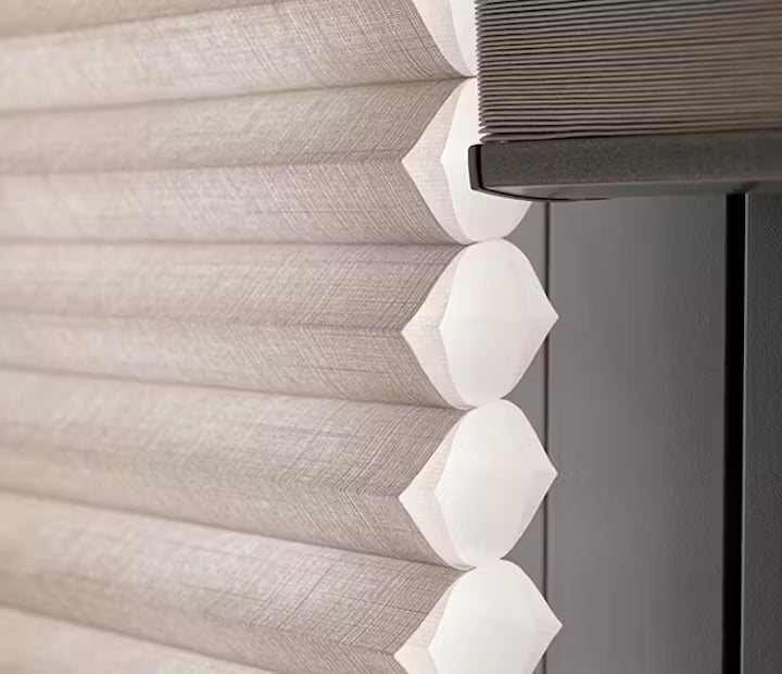 Hoe maak je plisségordijnen en duettes schoon?