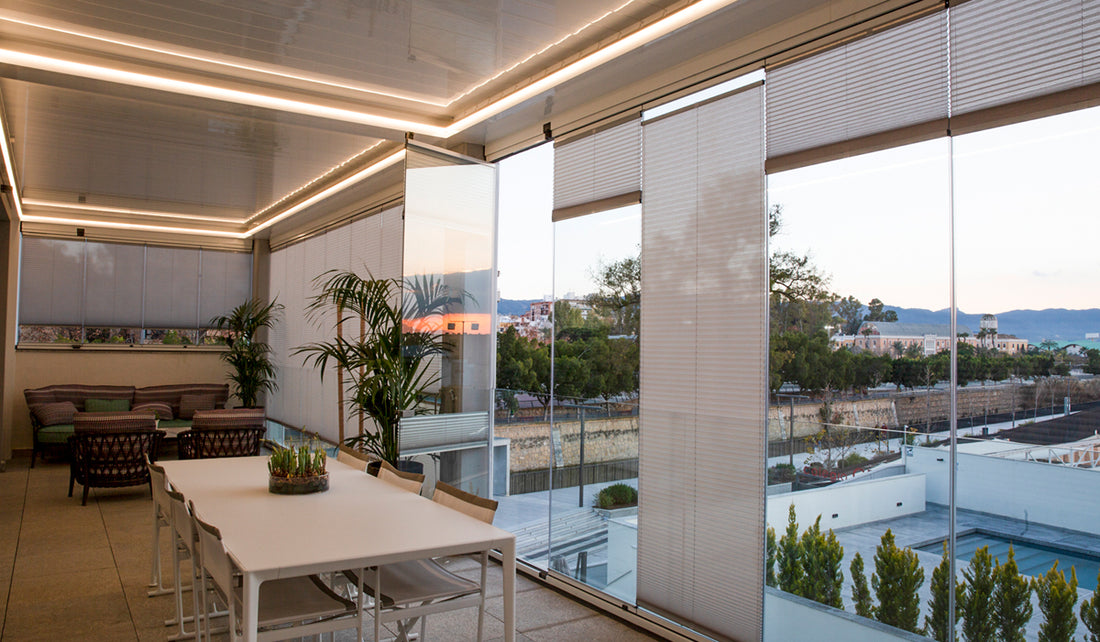 Saxun terrasbeglazing: glazen panelen, profielen en toepassingen