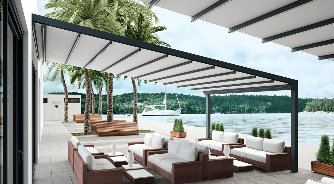 Pergola met doekdak bij een buitenzithoek