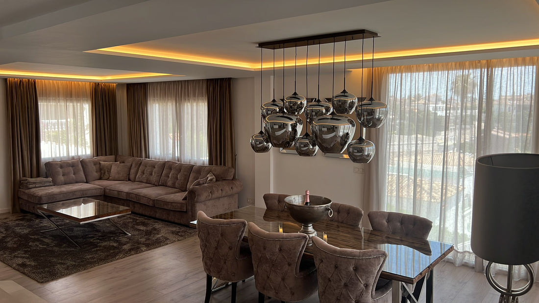 Gordijnstof en overgordijnen in het interieur