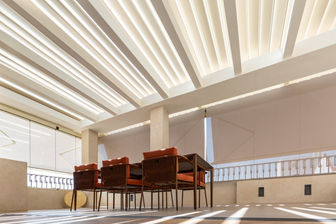 Saxun pergola met verstelbare lamellen en constructiedetails