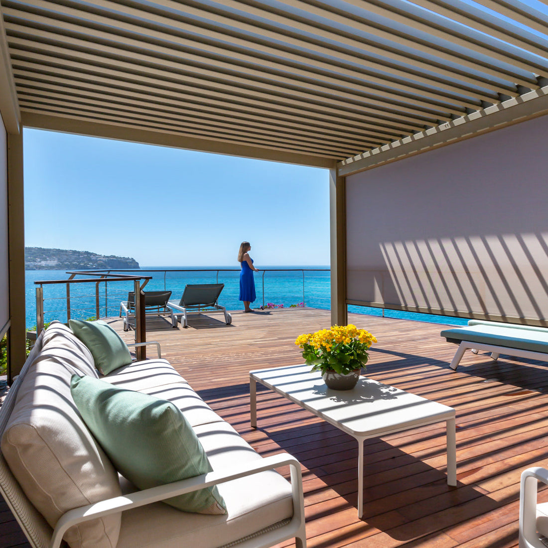 Saxun pergola met verstelbare lamellen en constructiedetails