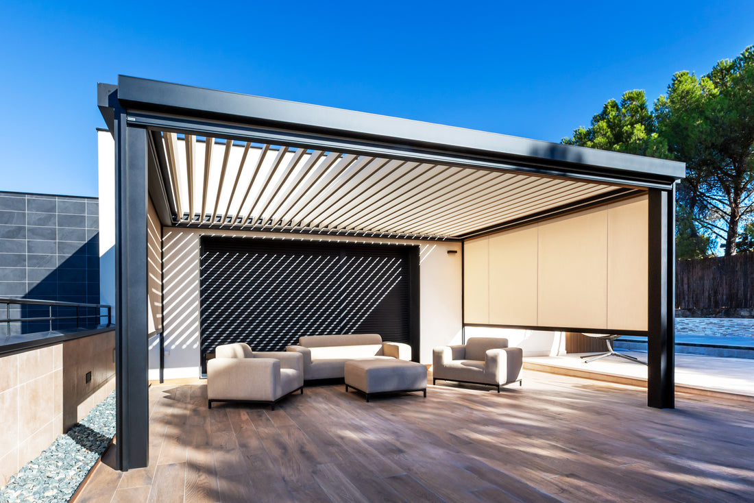 Saxun pergola met verstelbare lamellen en constructiedetails