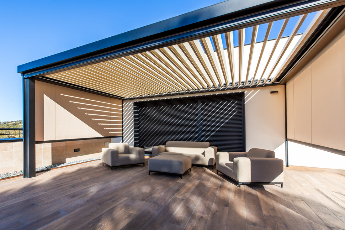 Saxun pergola met verstelbare lamellen en constructiedetails