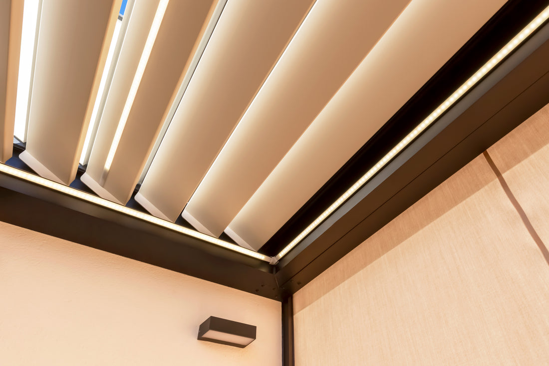 Saxun pergola met verstelbare lamellen en constructiedetails