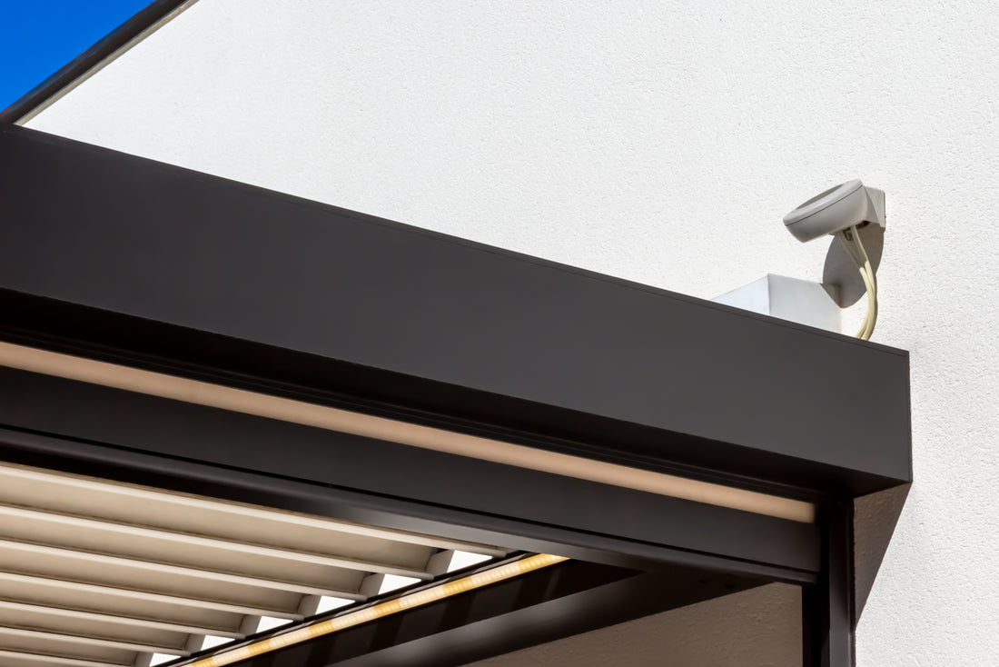 Saxun pergola met verstelbare lamellen en constructiedetails