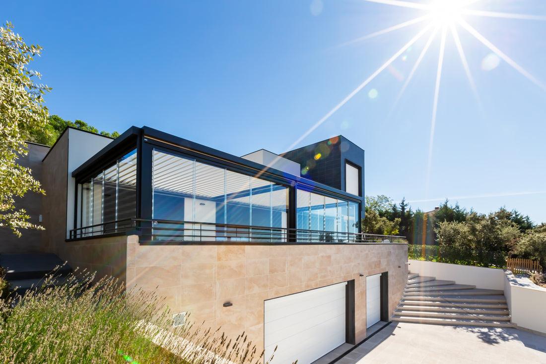 Saxun terrasbeglazing: glazen panelen, profielen en toepassingen
