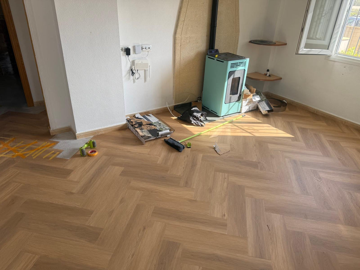 Voorbereiding en aanleg van een PVC vloer op een bestaande ondergrond
