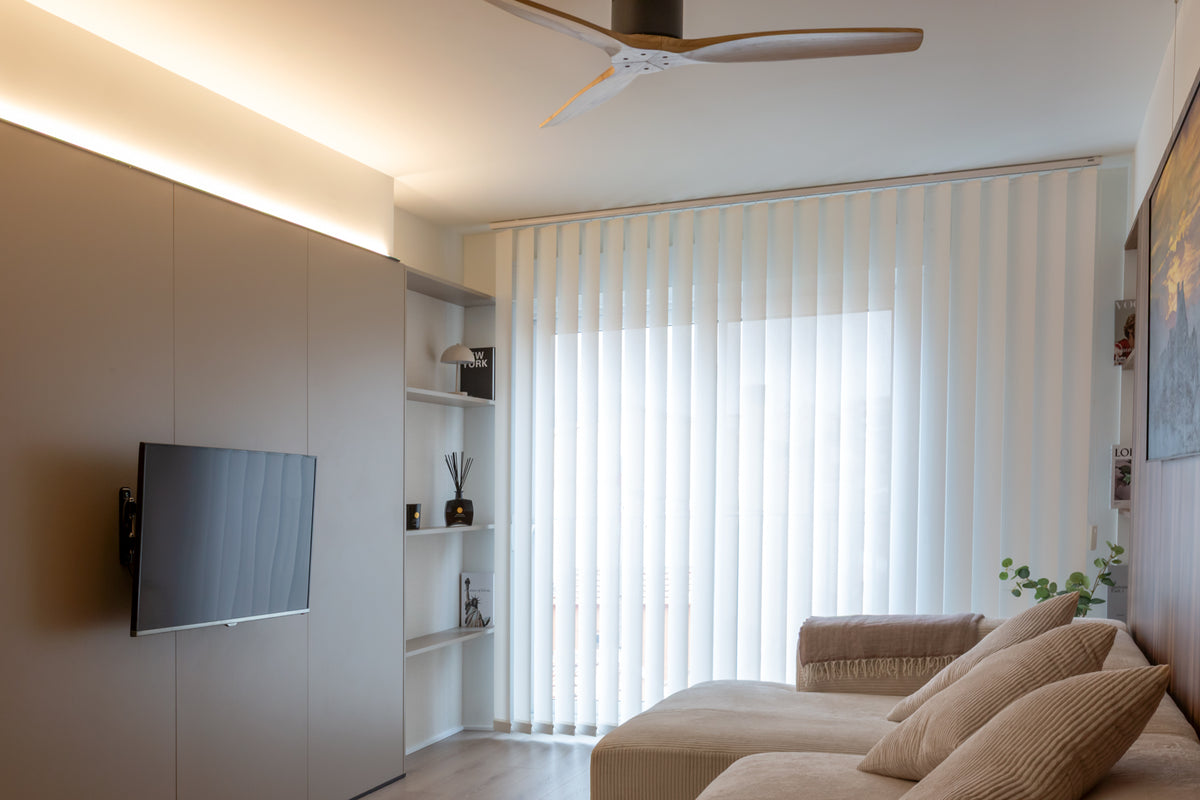 Verticale lamellen van Saxun voor lichtregeling en privacy