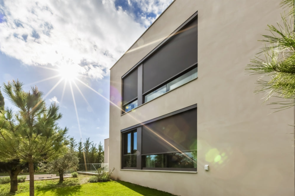Buitenscreens bij een moderne woning