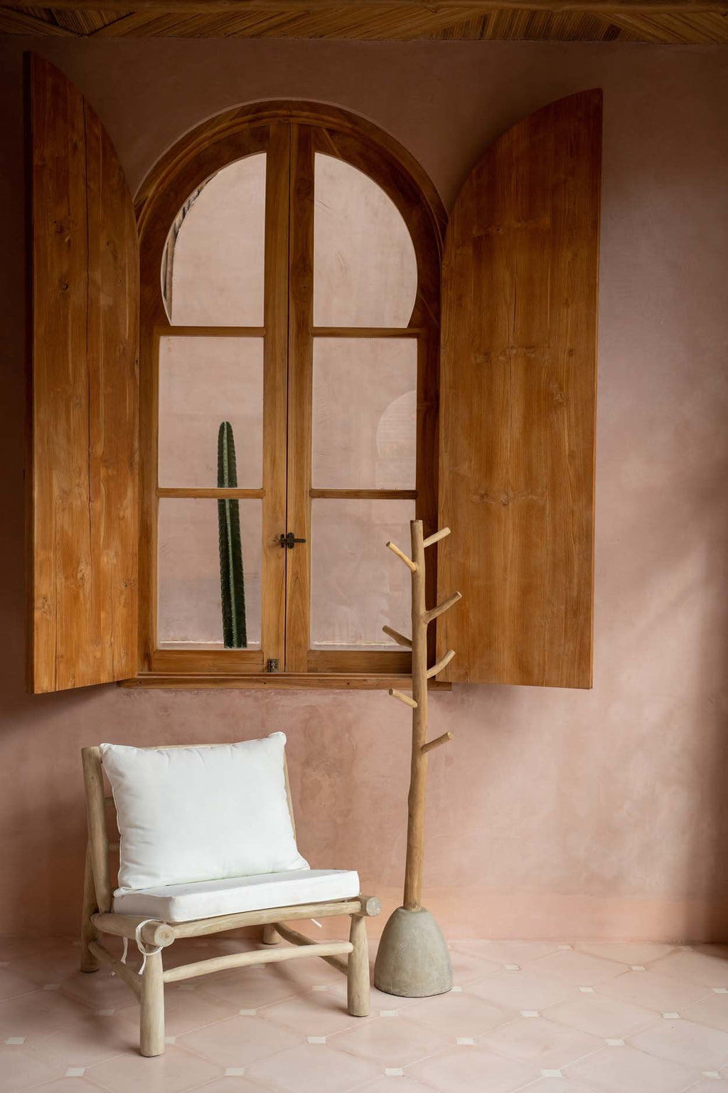 De betonnen kleerhanger - naturel — Bazar Bizar, foto 3