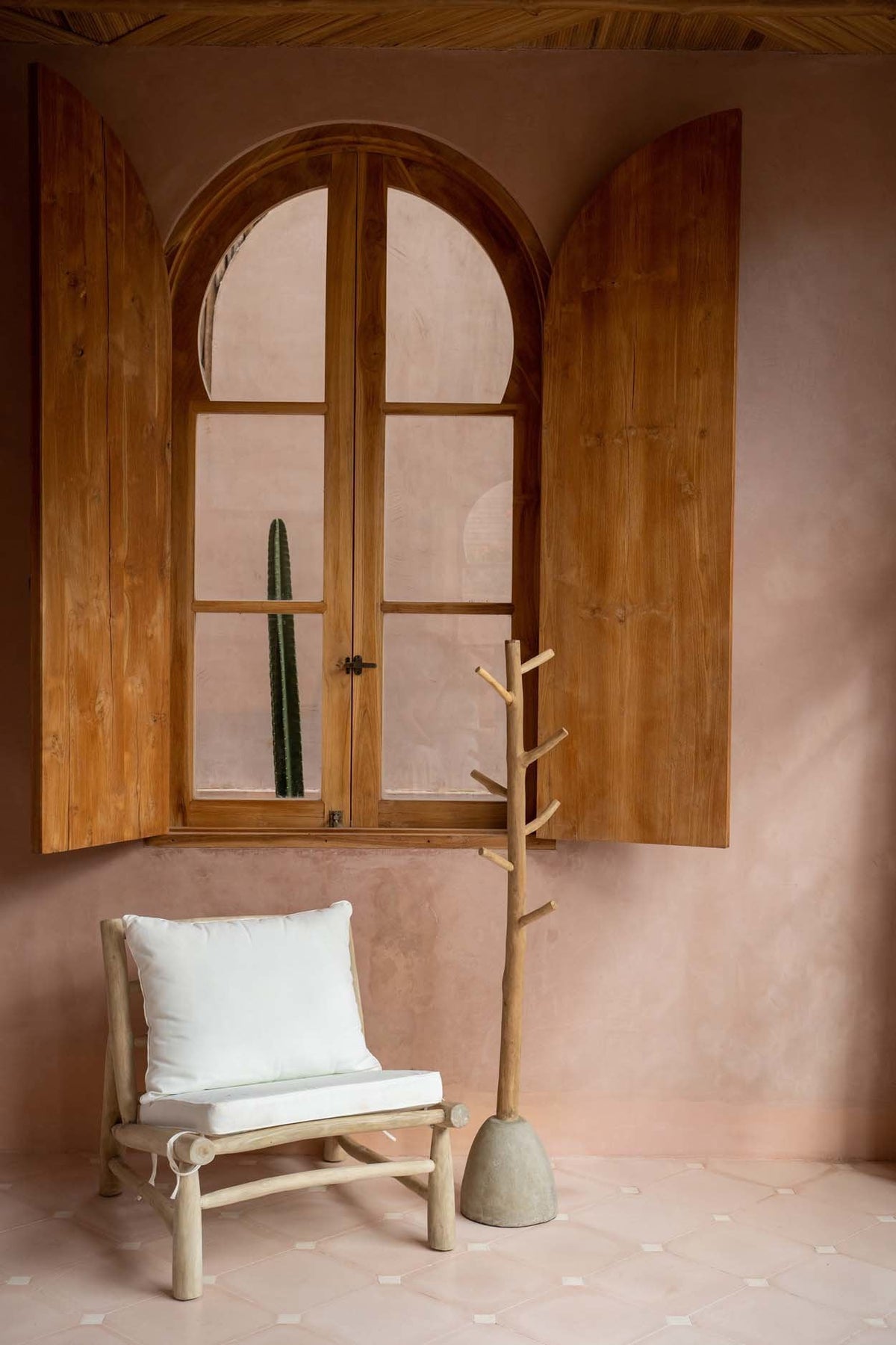 De betonnen kleerhanger - naturel — Bazar Bizar, foto 3