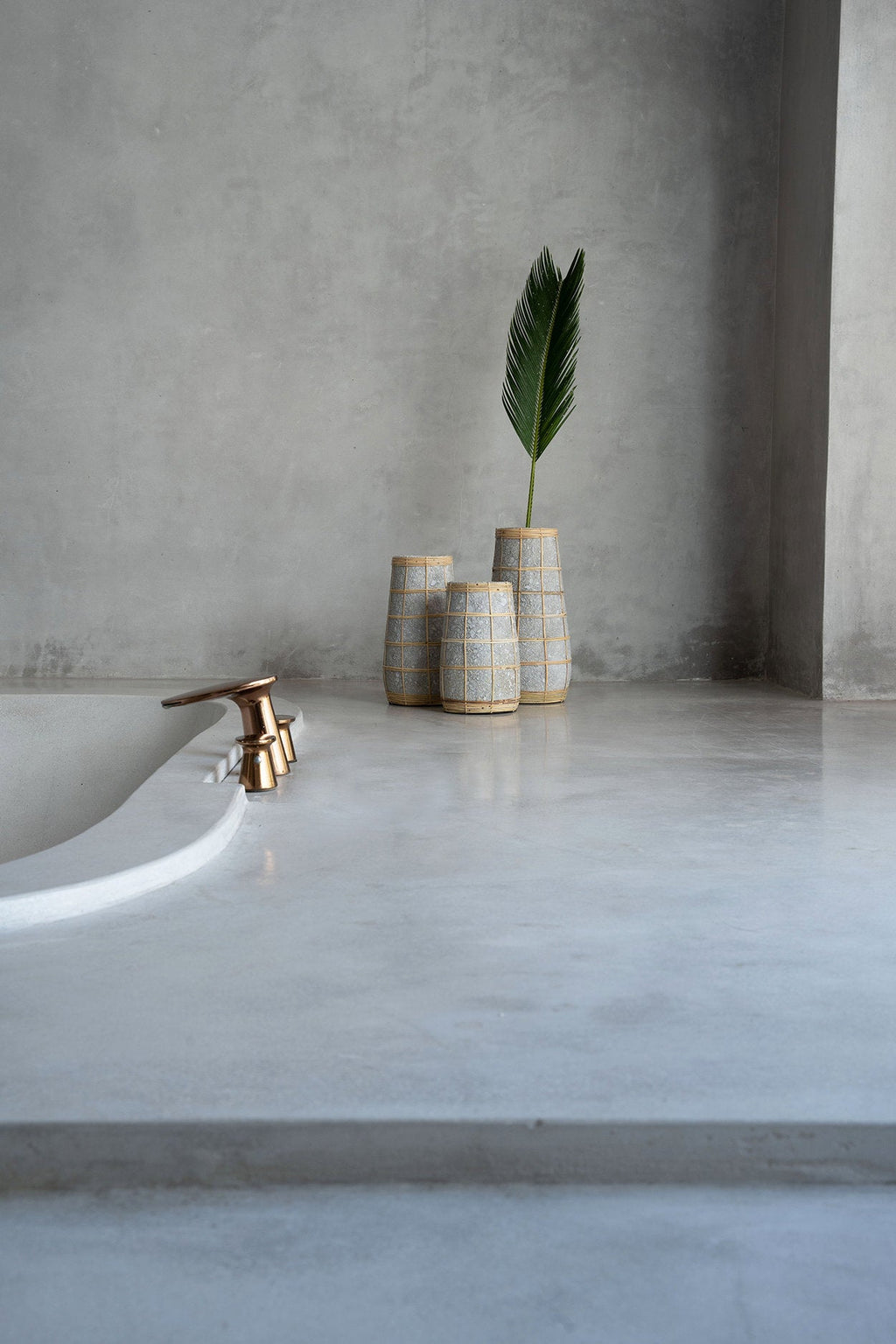 The Cutie Vase - Beton Naturel - S — Bazar Bizar, foto 2
