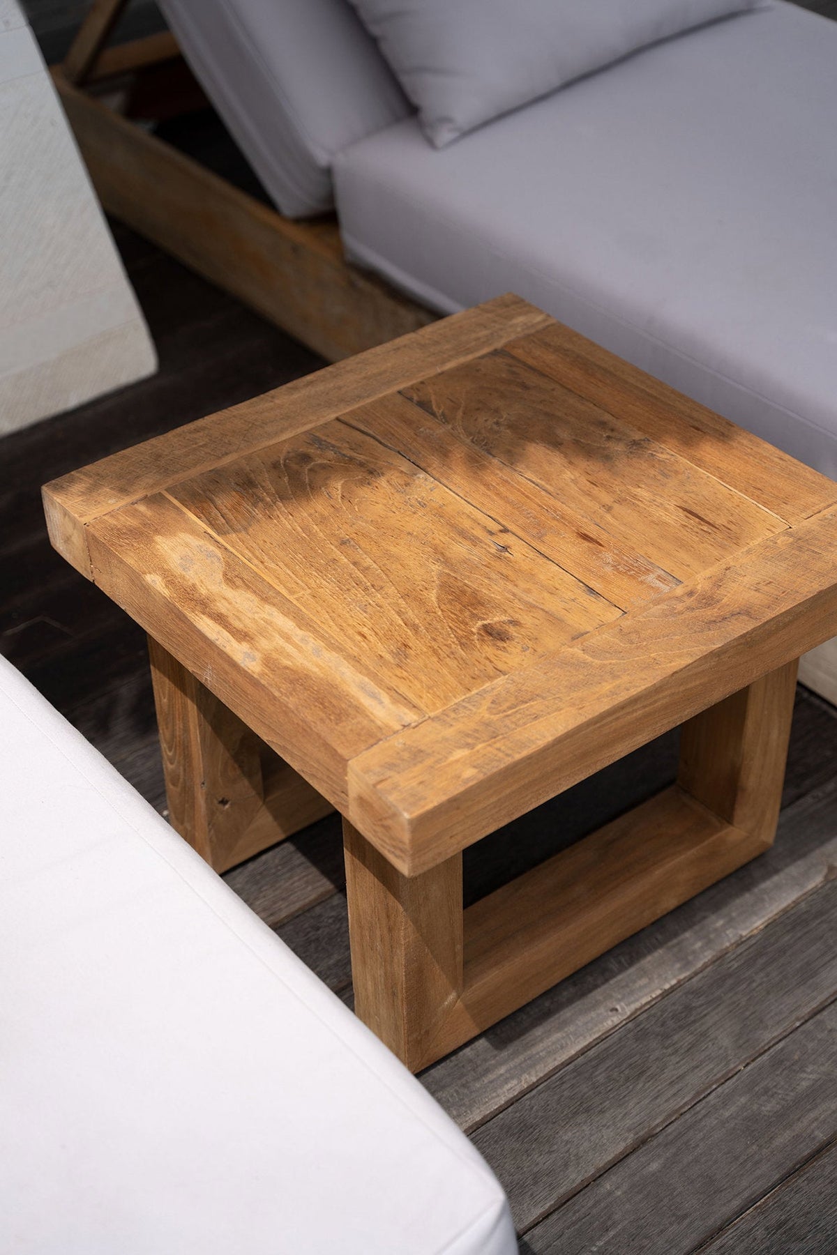 De bijzettafel van gerecycled teakhout - naturel — Bazar Bizar, foto 4