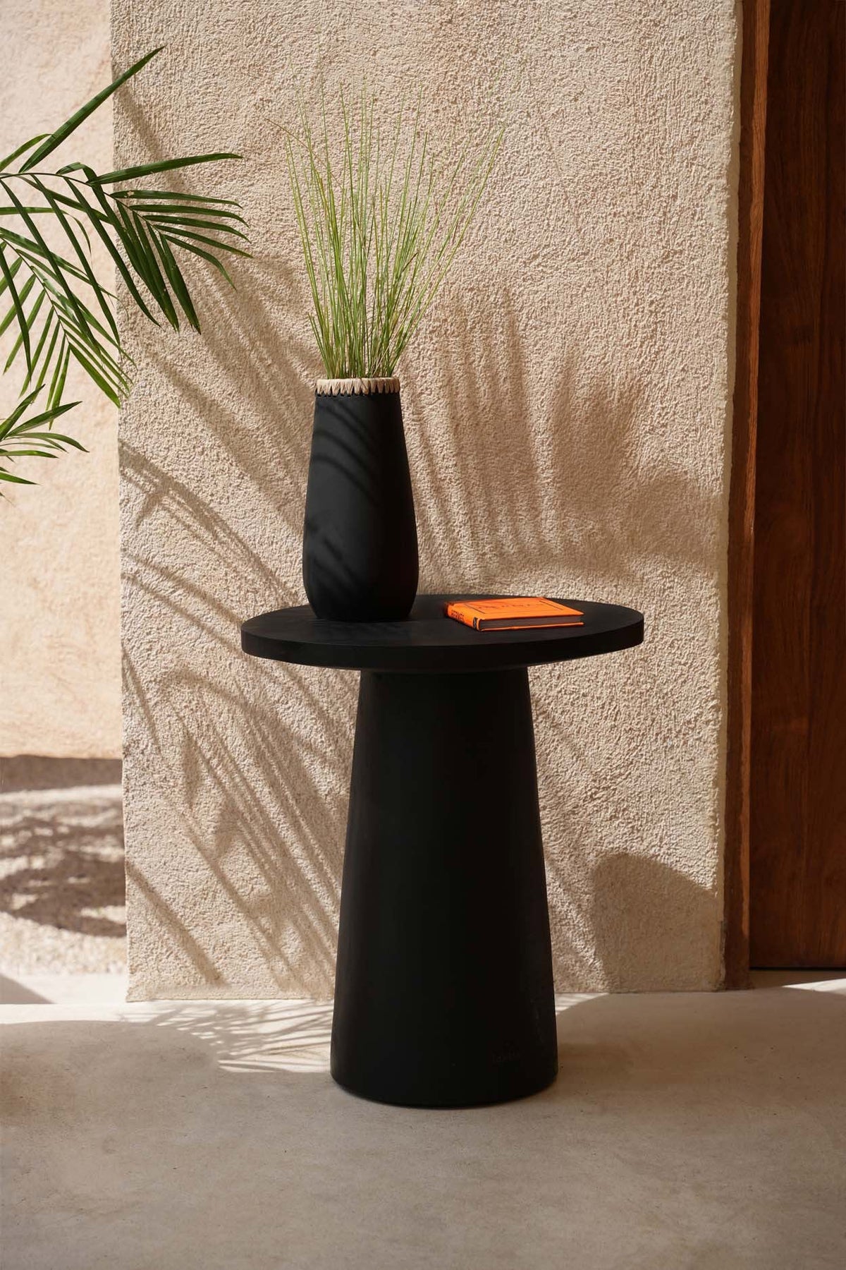De Sneaky Vaas - Zwart Naturel - L — Bazar Bizar, foto 4