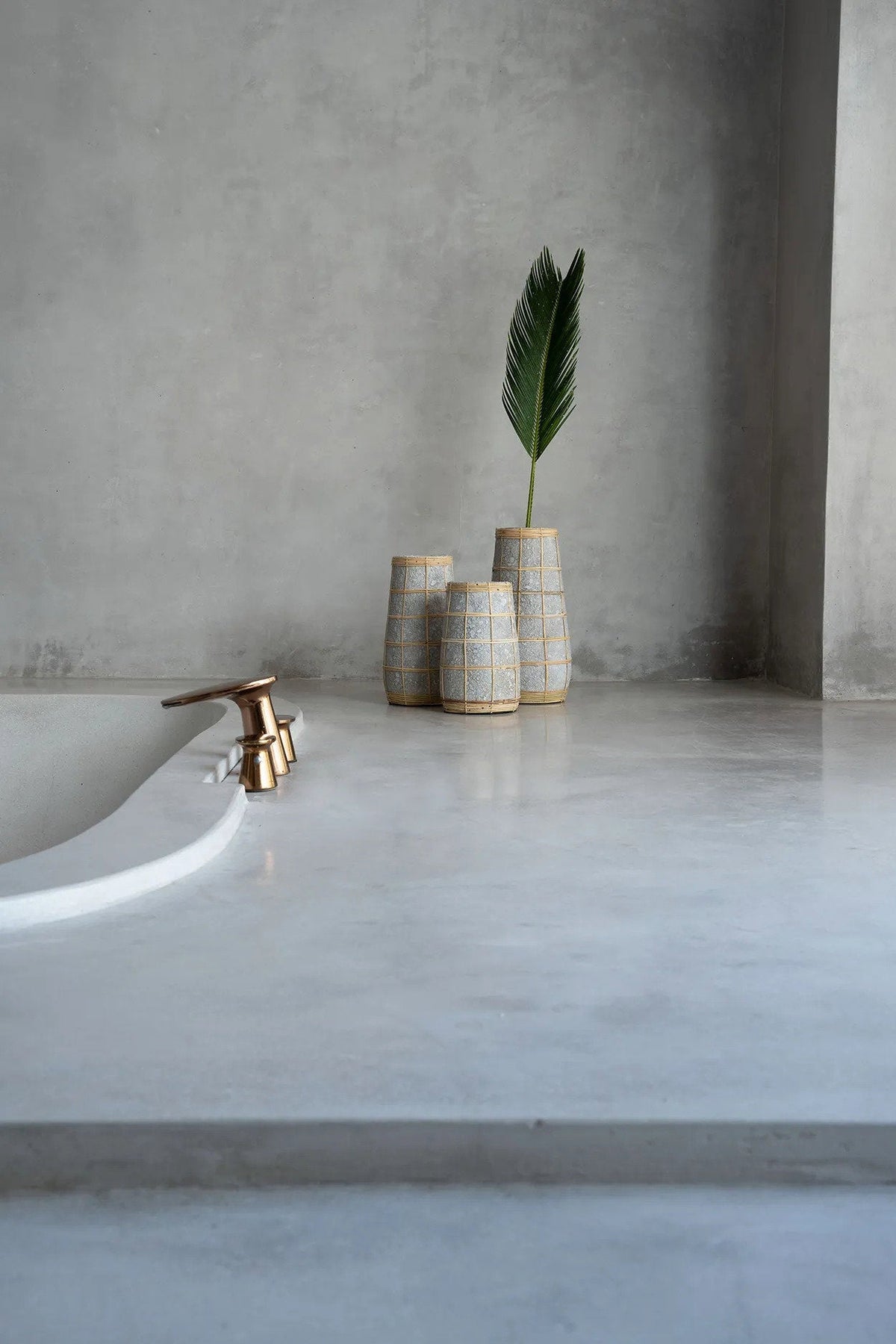 The Cutie Vase - Beton Naturel - M — Bazar Bizar, foto 2