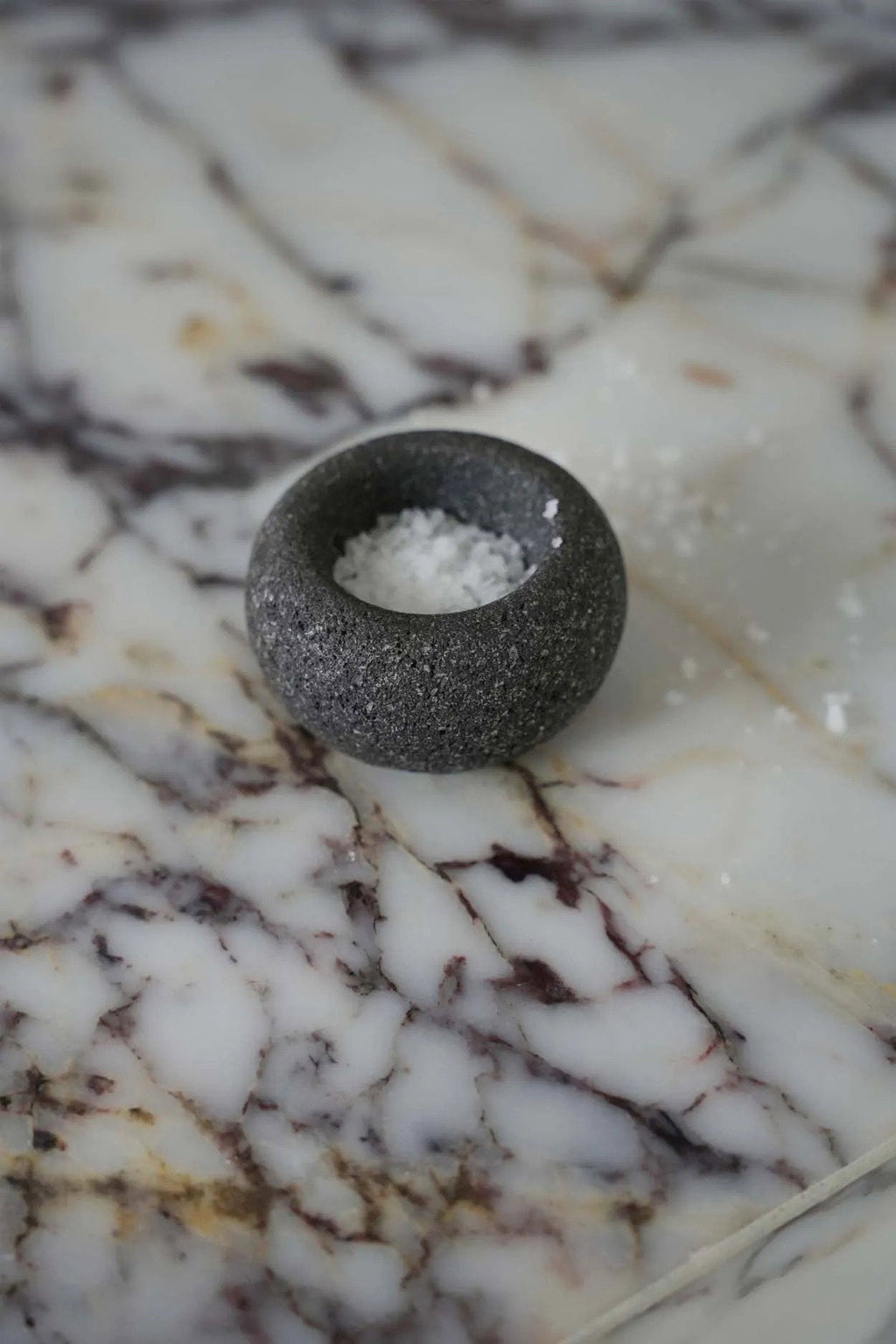 De Lava Stone Bowl - Black - XS — Bazar Bizar, foto 5
