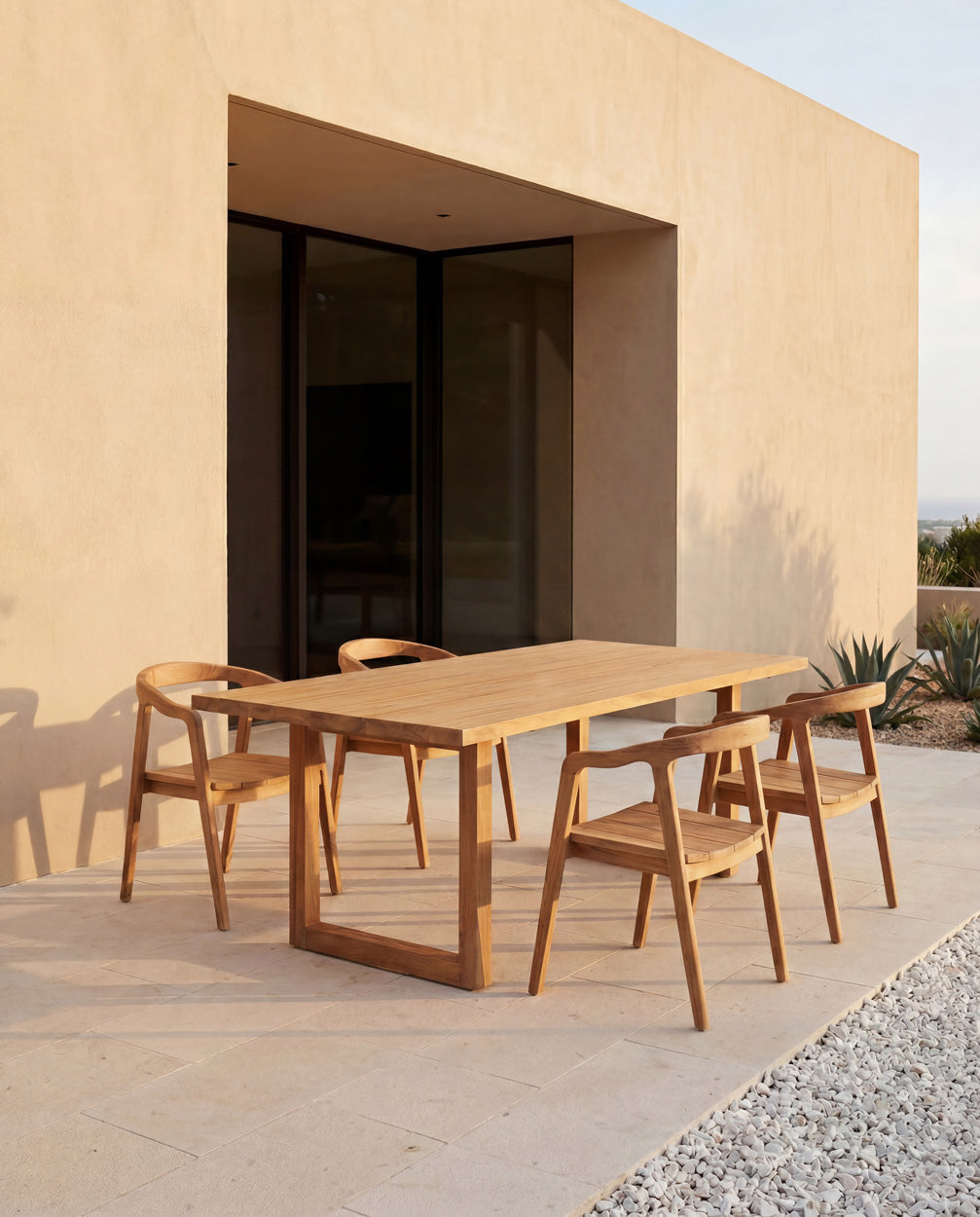 De Imola eettafel - buiten — Bazar Bizar, foto 2
