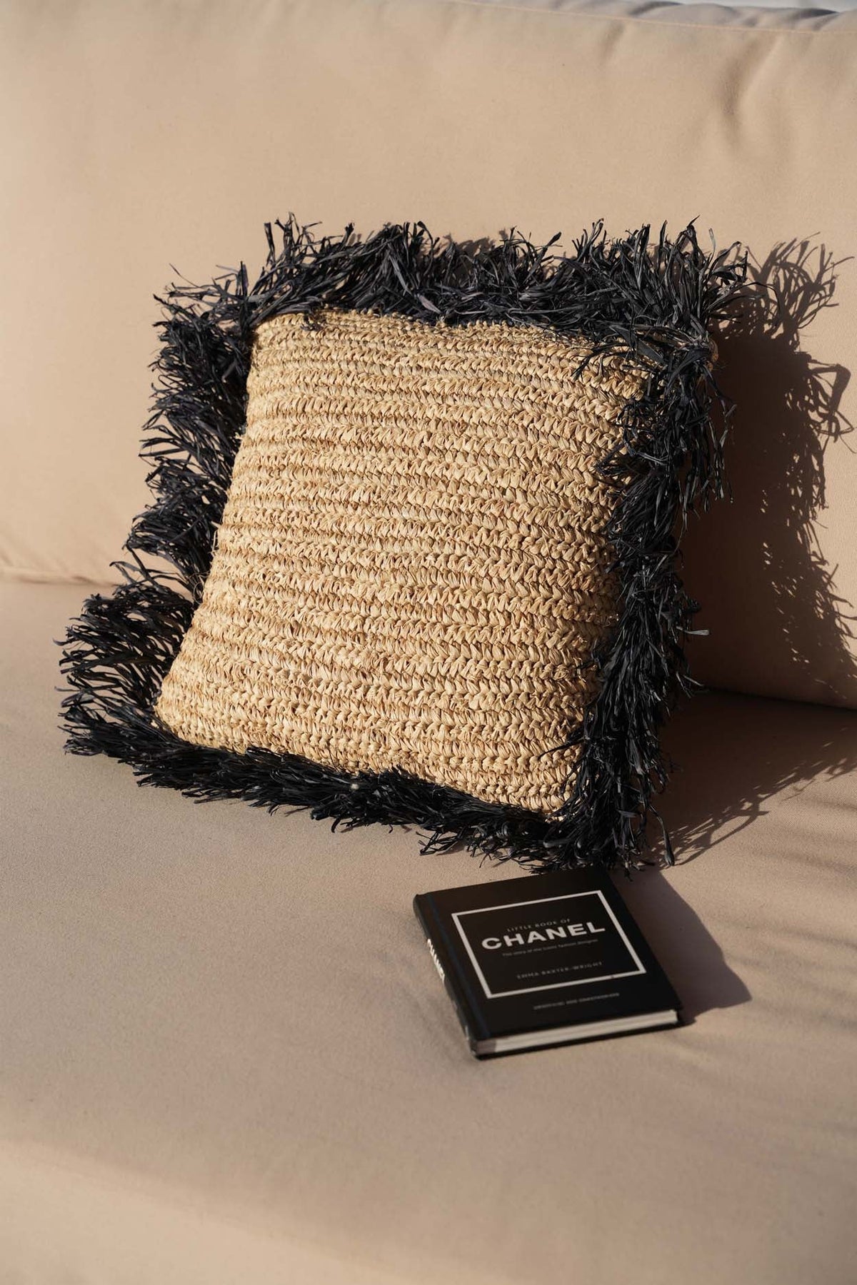 De Raffia Kussenhoes Vierkant - Naturel Zwart - 40x40 — Bazar Bizar, foto 3