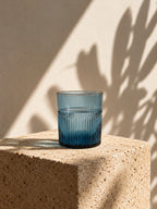 De Azure Rippled Low Tumbler - Blauw — Bazar Bizar, foto 3